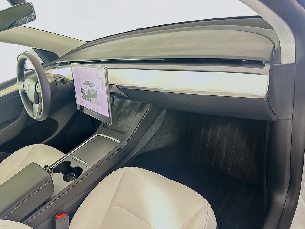 Thumbnail: 2022 Tesla Model Y - 28