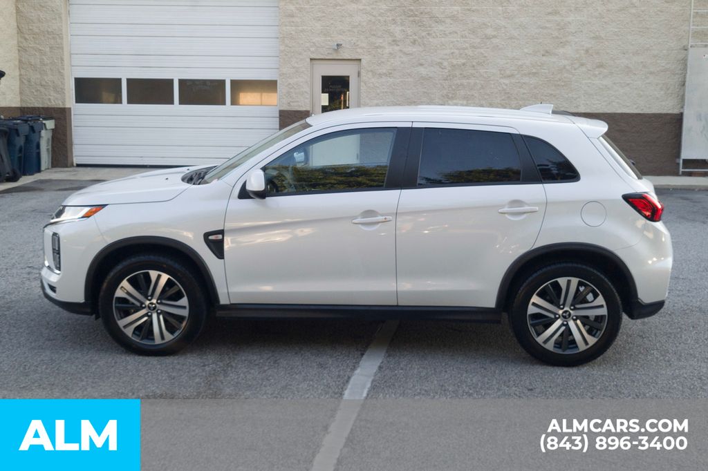 Used 2024 White Mitsubishi 2.0 ES image 10