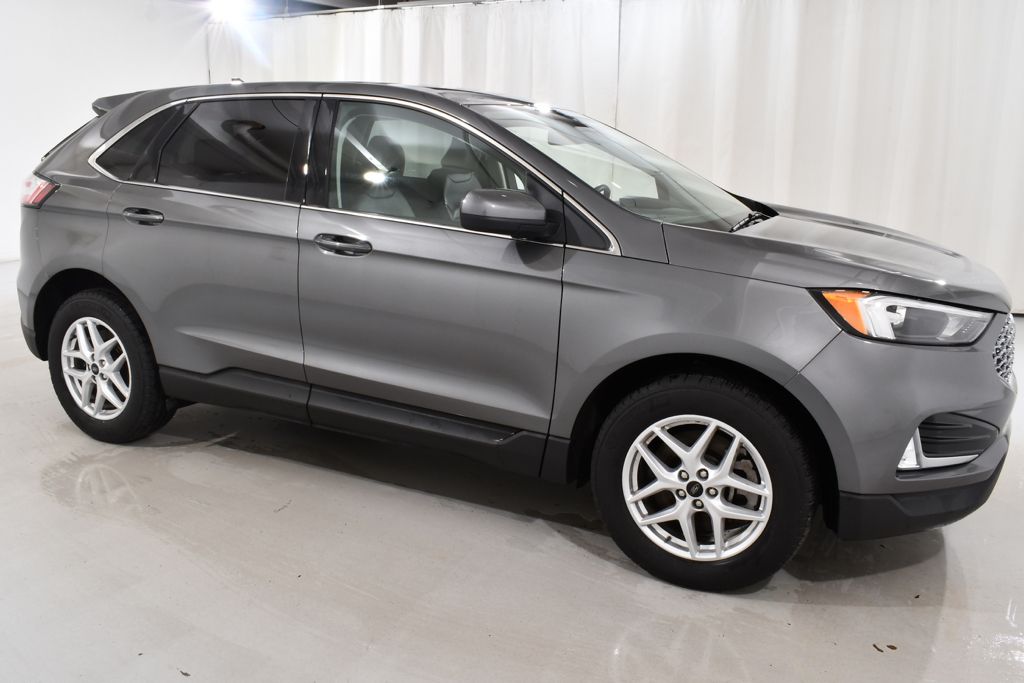 Used 2023 Gray Ford SEL image 5