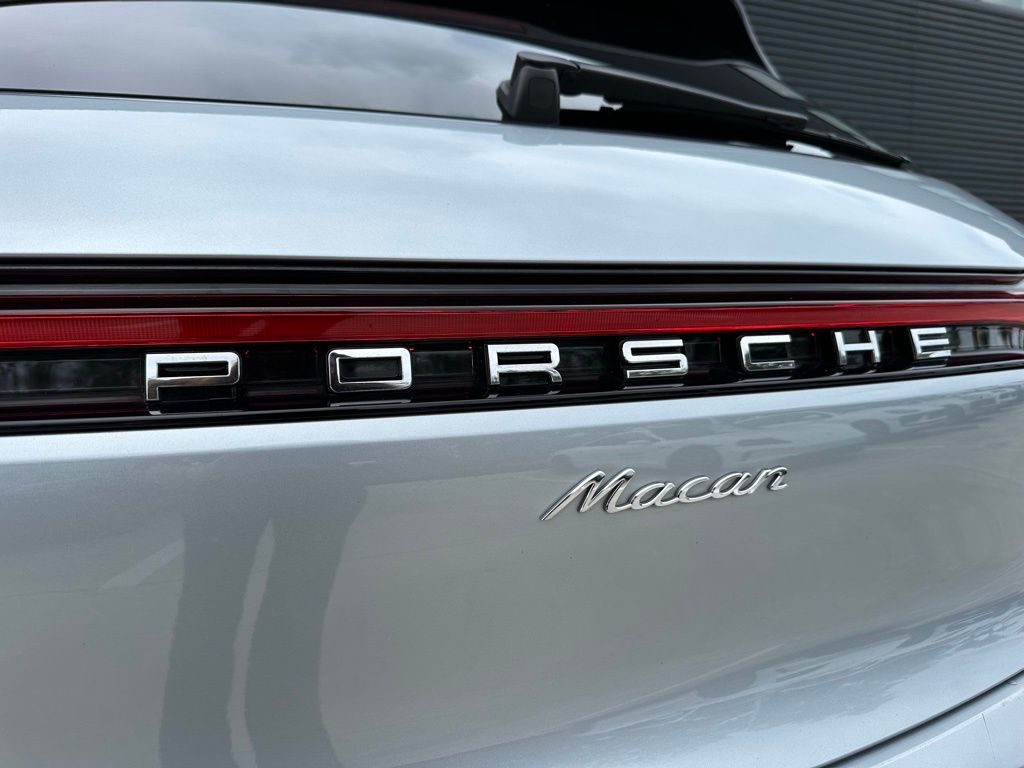 Thumbnail: 2022 Porsche Macan - 14