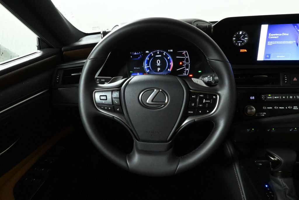 Thumbnail: 2025 Lexus ES - 18