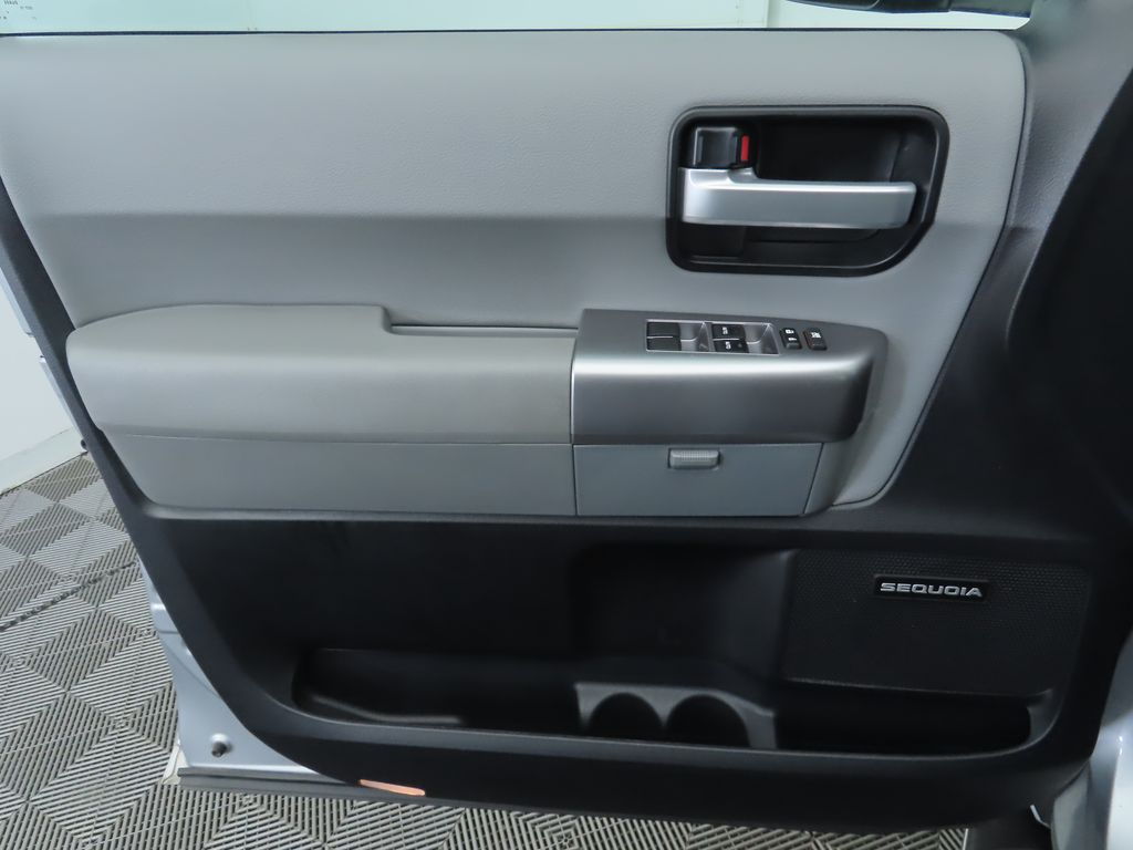 Thumbnail: 2021 Toyota Sequoia - 25