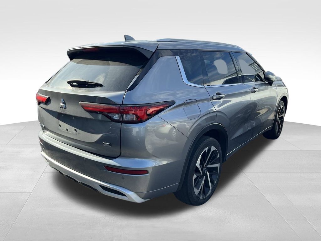 2022 Mitsubishi Outlander SEL 2