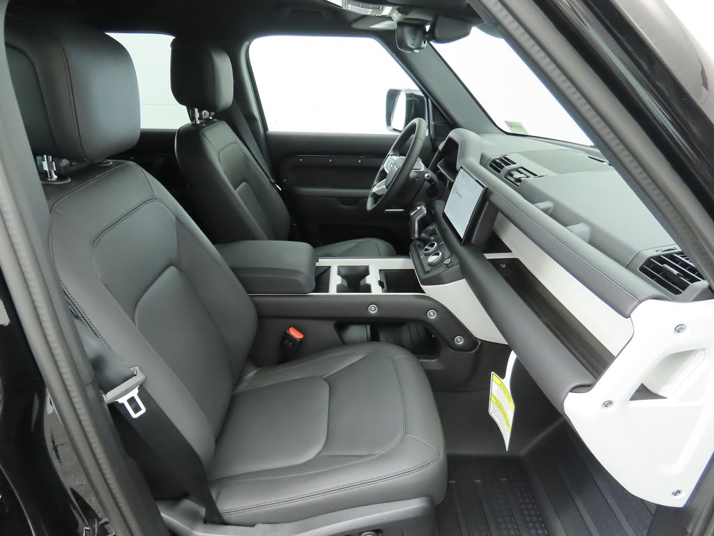 2025 Land Rover Defender 110 20