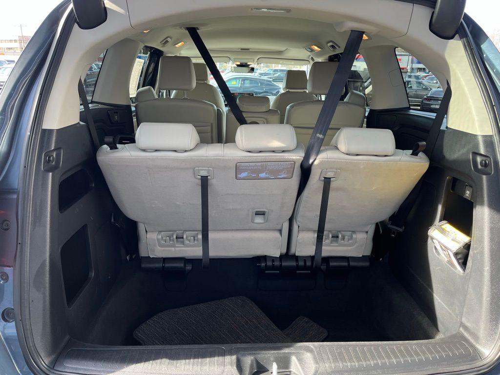 View vehicle photo 7