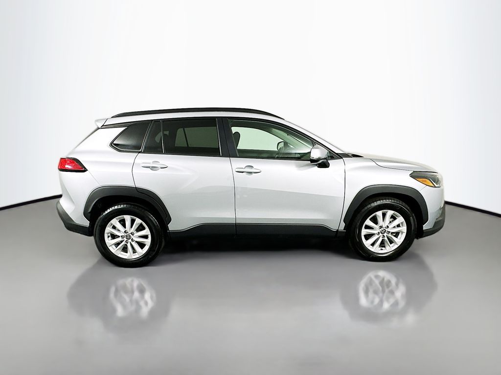 Thumbnail: 2022 Toyota Corolla Cross - 4