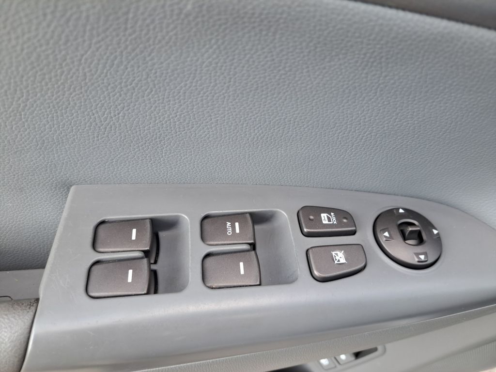 Used Car 2009 Hyundai Sonata  Gls For Sale Under $10,000 In Austin, Texas