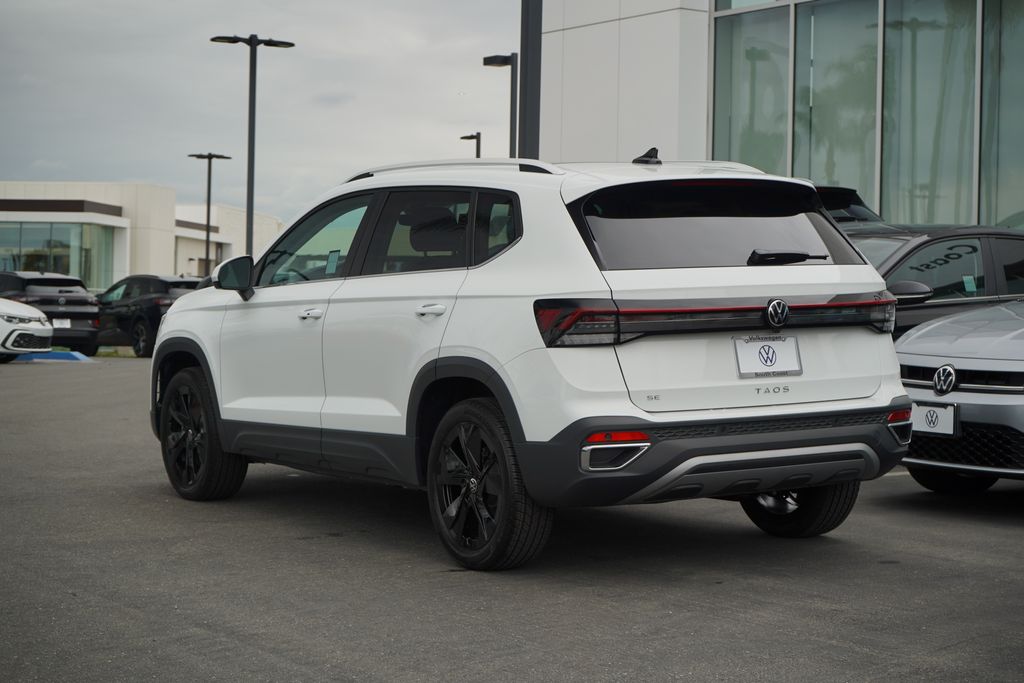 2025 Volkswagen Taos SE 3