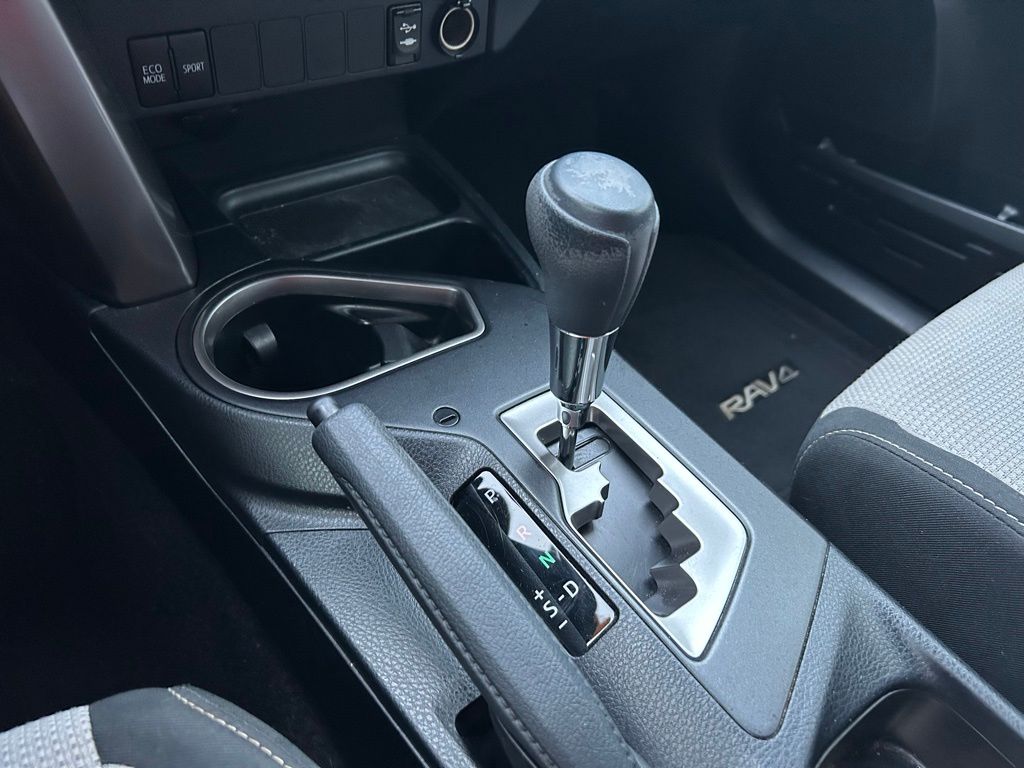 Thumbnail: 2018 Toyota RAV4 - 26