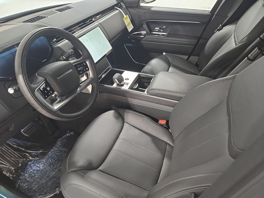 New 2026 White Land Rover P400 SE LWB 7 SEAT image 19