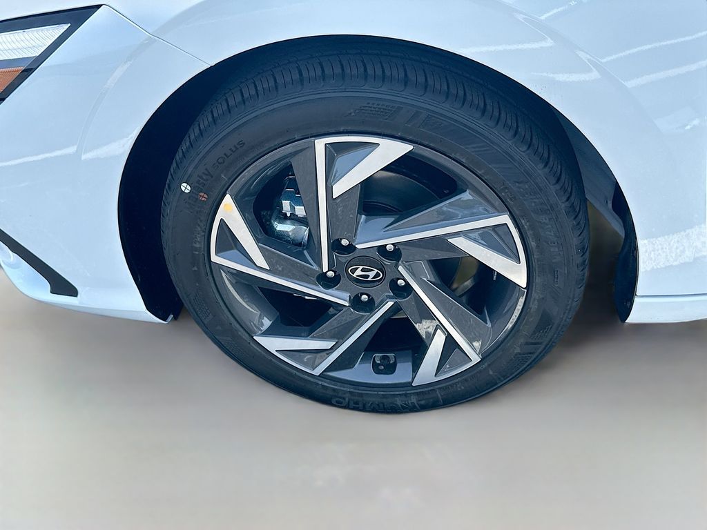 Thumbnail: 2025 Hyundai Elantra - 21
