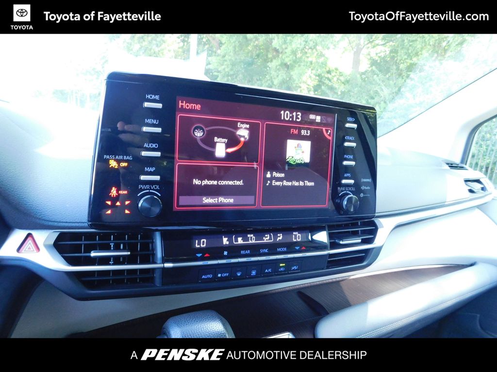 Thumbnail: 2021 Toyota Sienna - 9