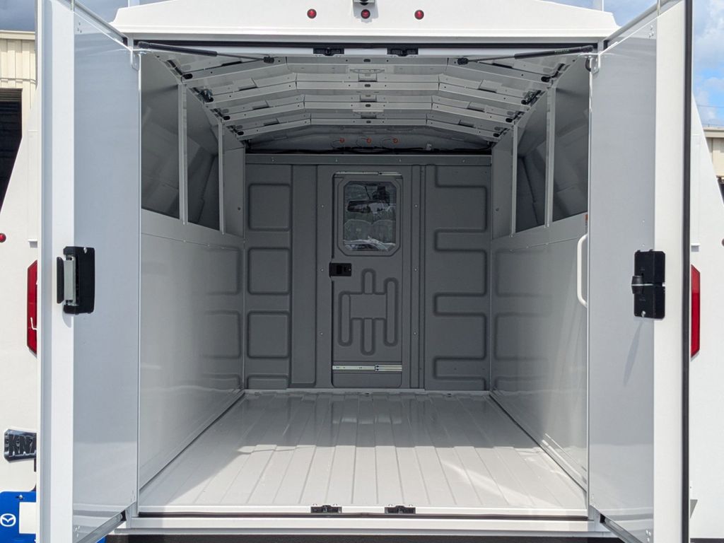 2026 Ford E-350 Cutaway 