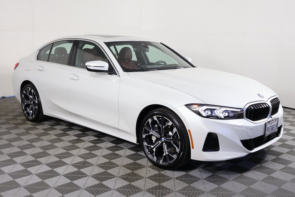 Thumbnail: 2025 BMW 3 Series - 3