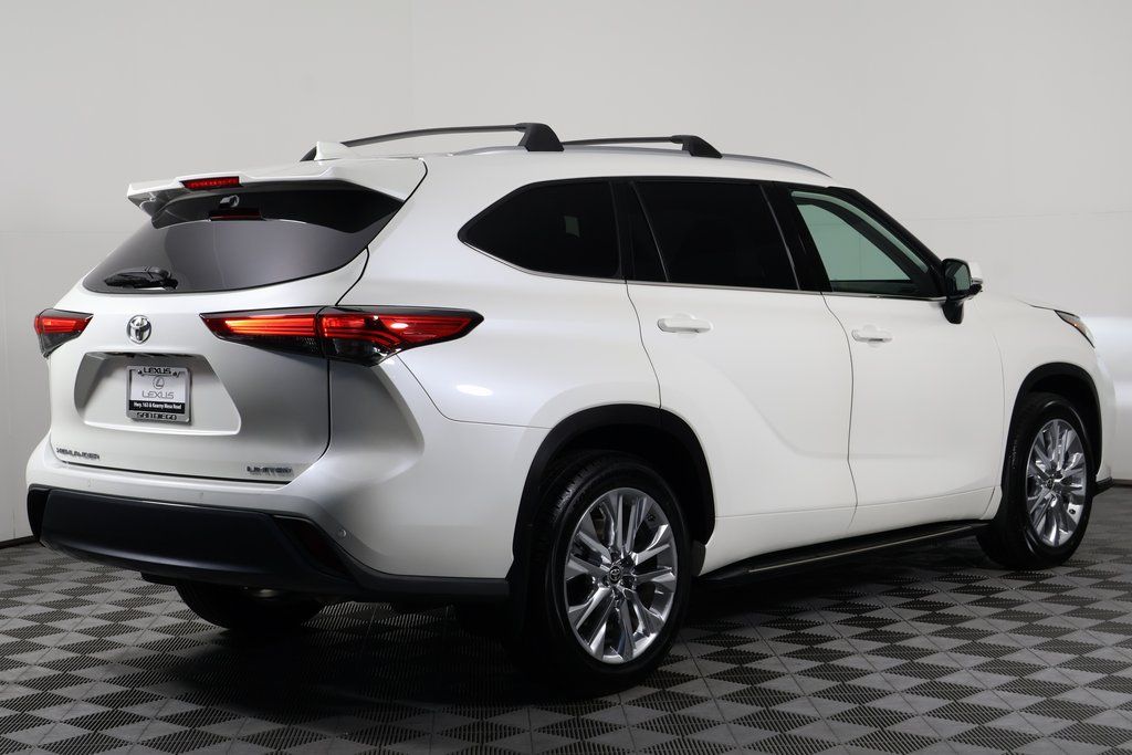 Thumbnail: 2020 Toyota Highlander - 4