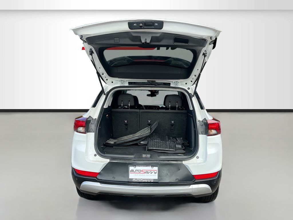 Used 2025 White Chevrolet LT image 24