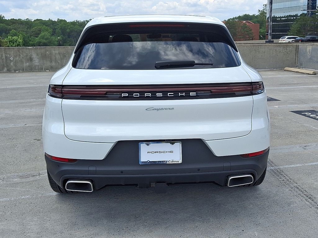 Thumbnail: 2025 Porsche Cayenne - 9
