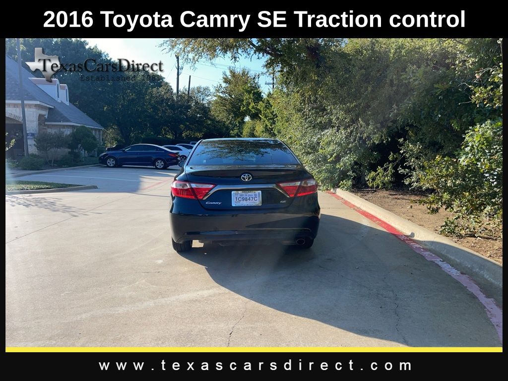 2016 Toyota Camry SE 11