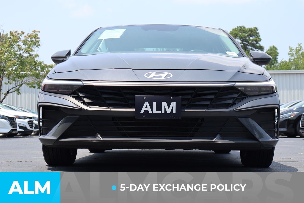 Used 2024 Gray Hyundai SEL image 3