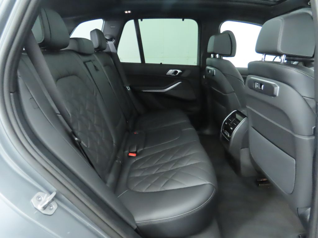 Thumbnail: 2026 BMW X5 - 24
