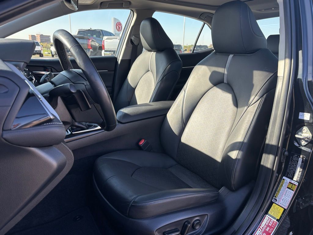 2019 Toyota Camry XSE photo