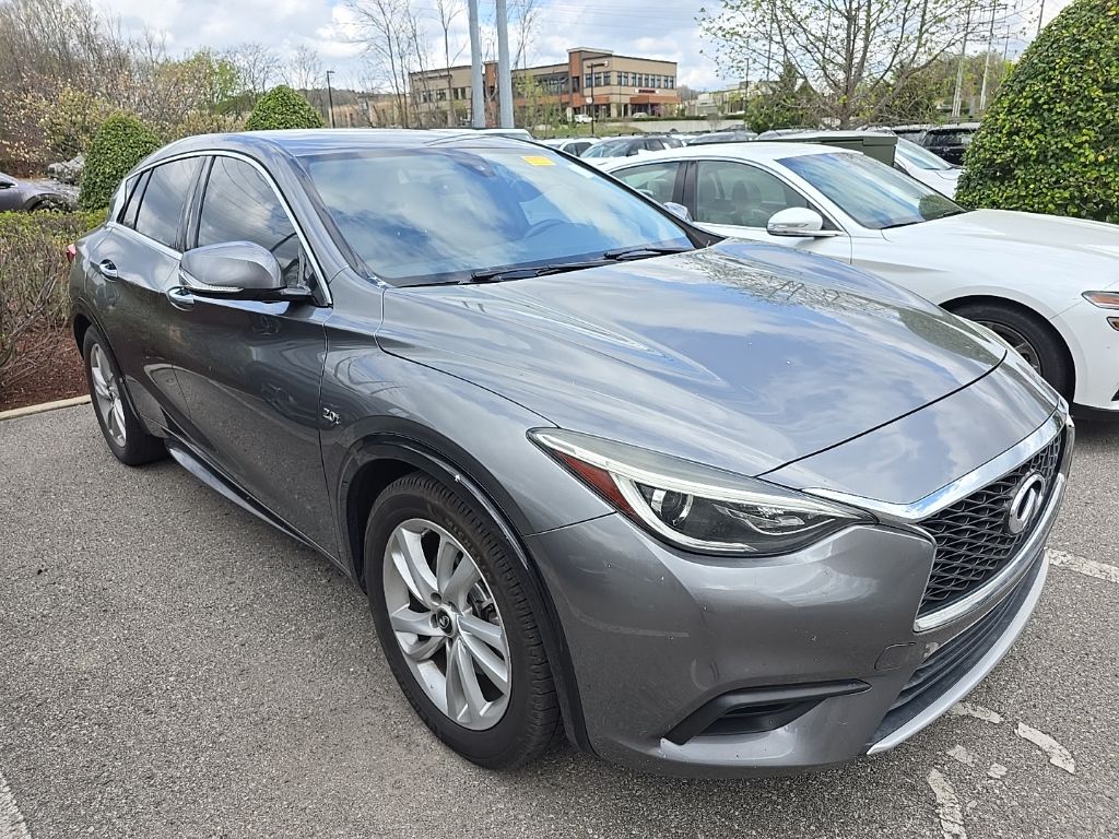 Gray (Graphite Shadow) 2018 INFINITI QX30 Luxury FWD SUV / Crossover Front-Wheel Drive 7-Speed Automatic Overdrive