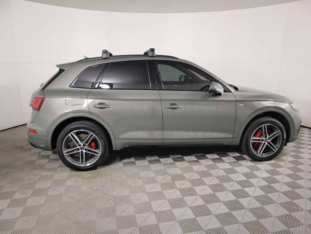 Thumbnail: 2025 Audi Q5 - 4