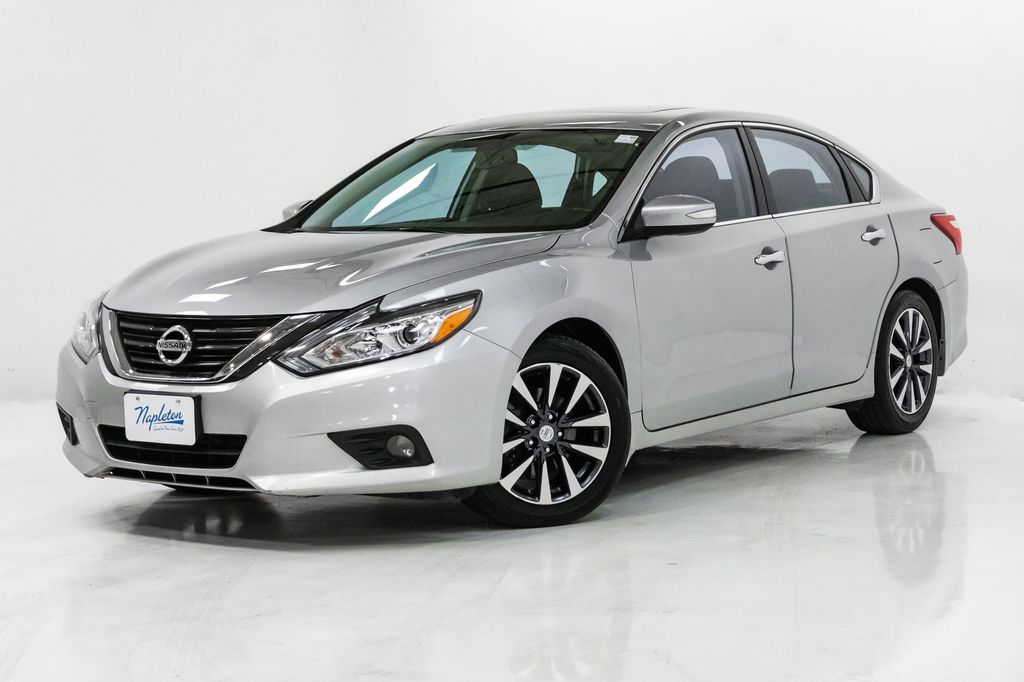 Brilliant Silver Metallic 2016 Nissan Altima 2.5 SV Sedan Front-Wheel Drive Continuously Variable Transmission