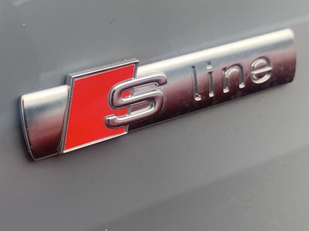 Thumbnail: 2023 Audi Q4 e-tron - 8