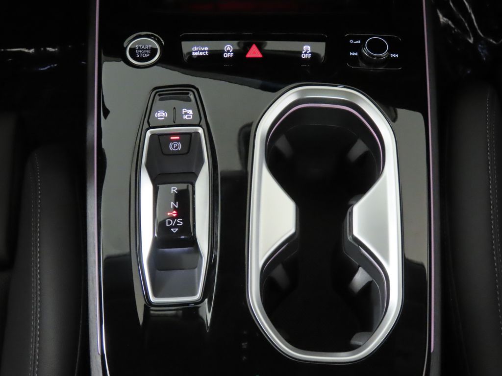 Thumbnail: 2026 Audi A6 - 21