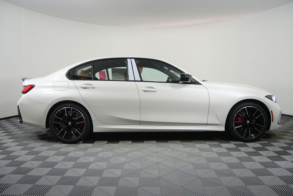 Thumbnail: 2026 BMW 3 Series - 2