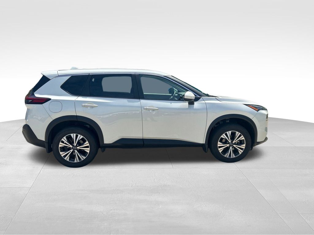 2023 Nissan Rogue SV - 6