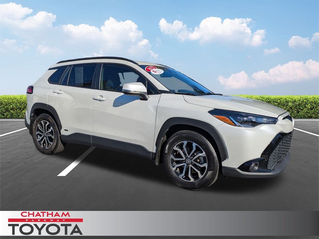 2023 Toyota Corolla Cross SE's photo