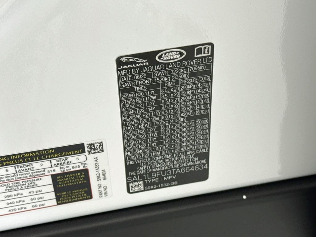 New 2026 White Land Rover Dynamic SE image 30