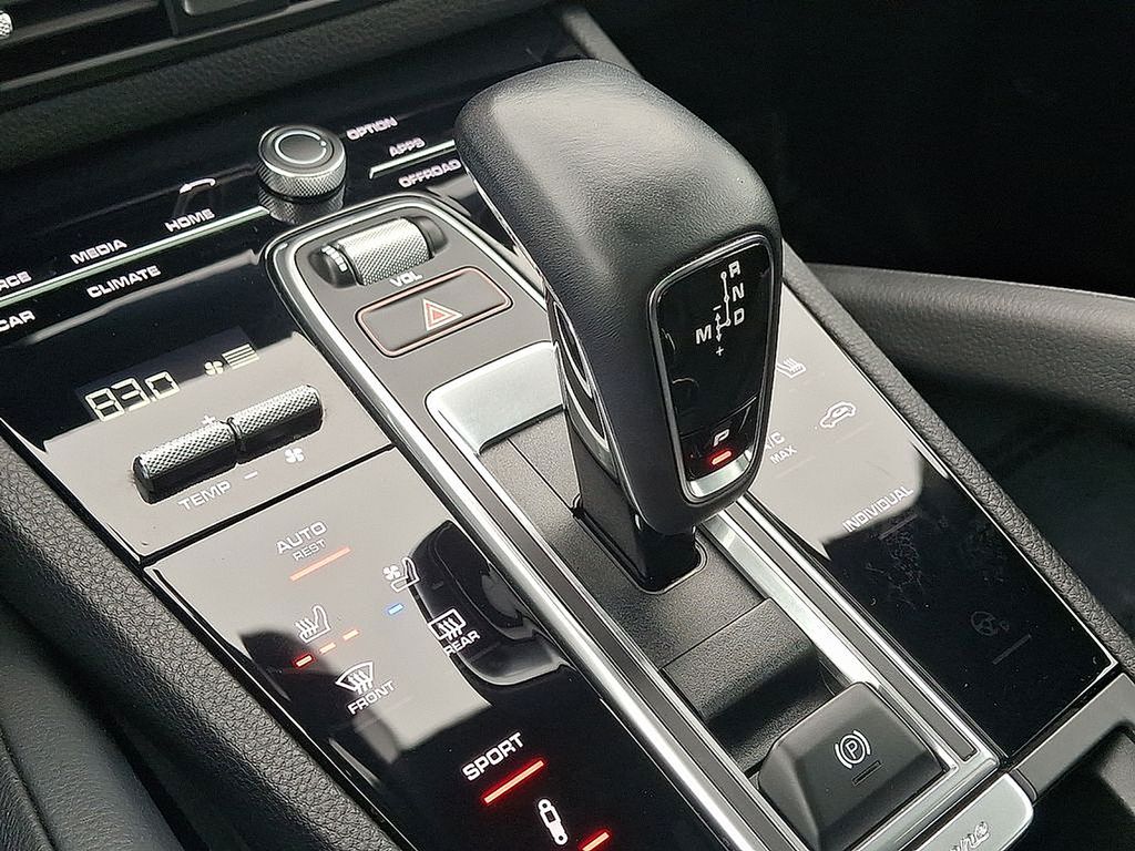 Thumbnail: 2023 Porsche Cayenne - 18