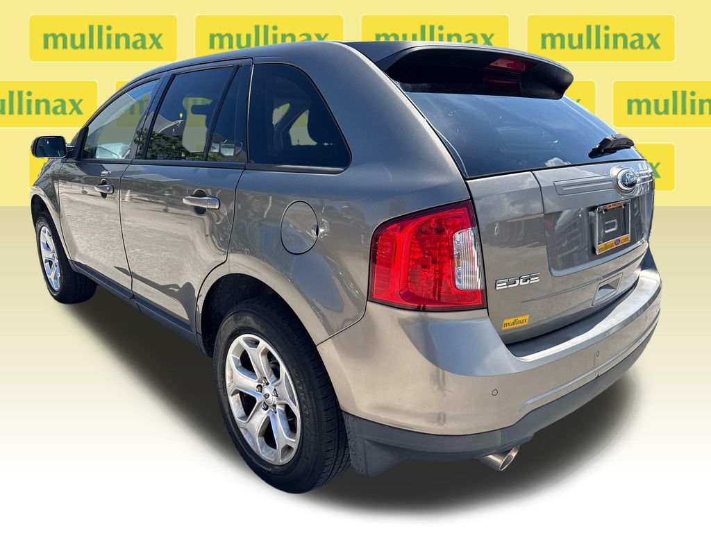 Used 2013 Gray Ford SEL image 8