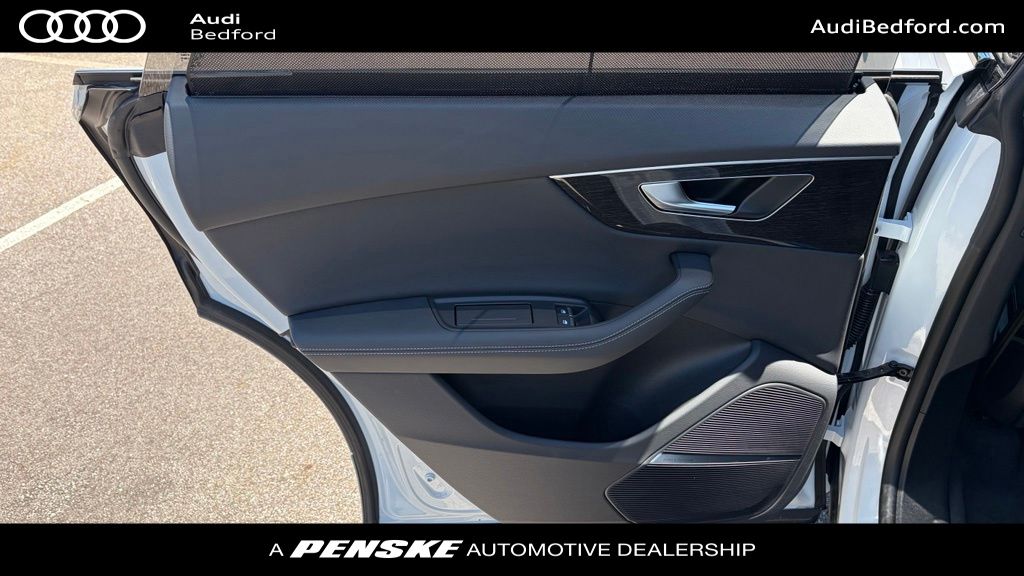 Thumbnail: 2026 Audi Q8 - 21
