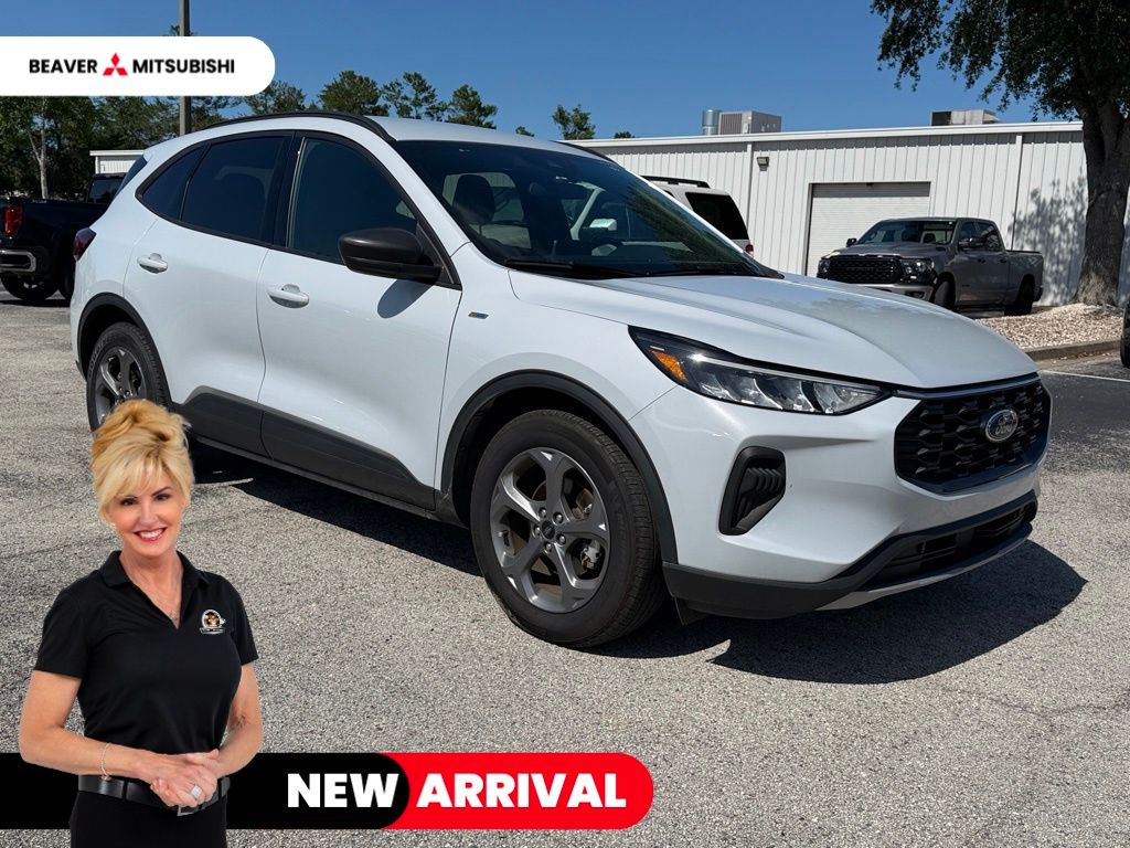 2025 Ford Escape ST-Line FWD's photo
