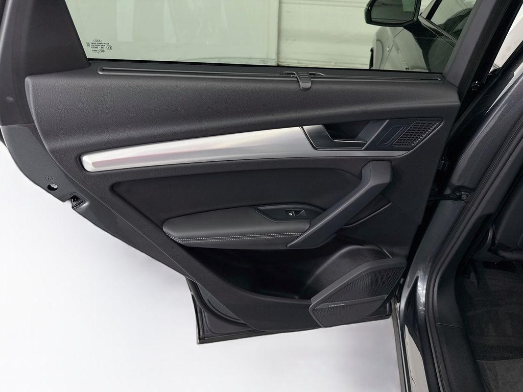 Thumbnail: 2023 Audi Q5 - 25