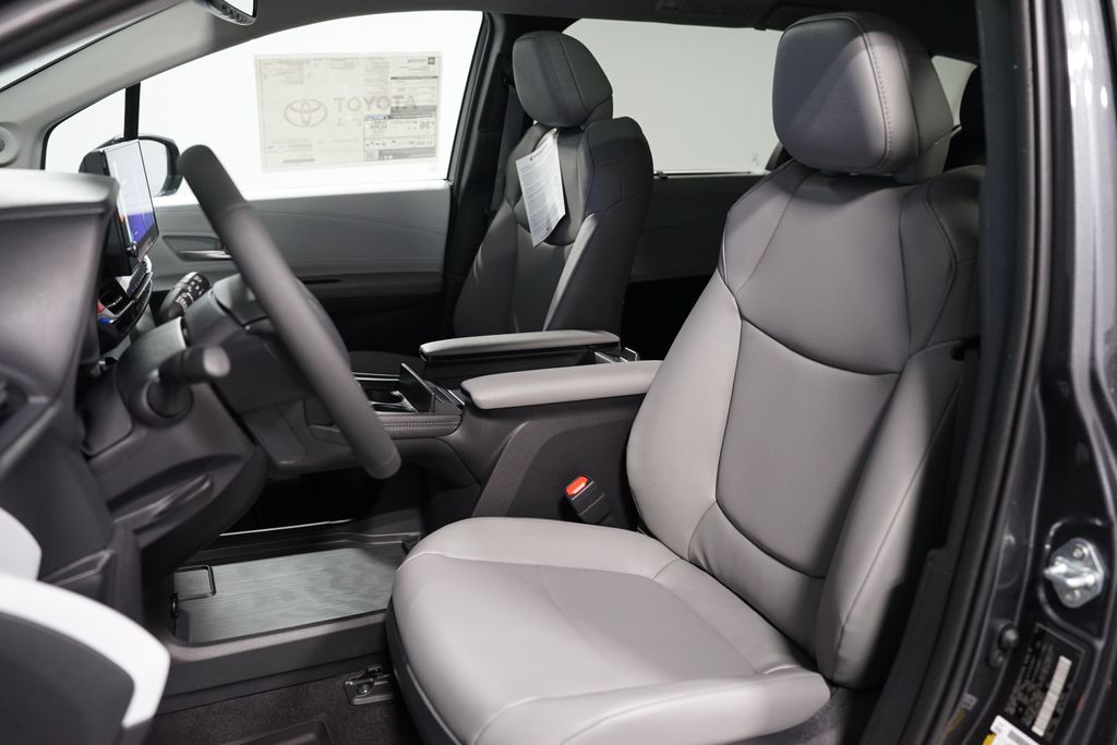 Thumbnail: 2025 Toyota Sienna - 28