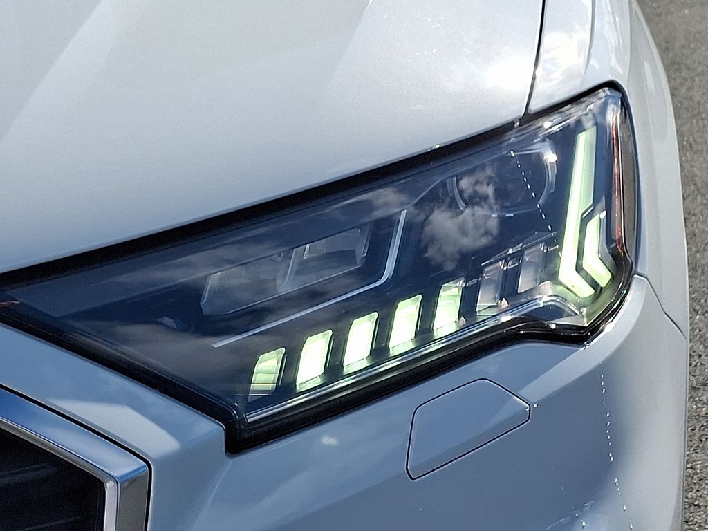 Thumbnail: 2023 Audi Q7 - 9