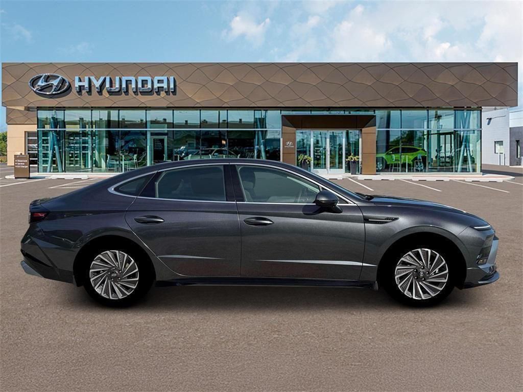 New 2026 Gray Hyundai SEL image 10