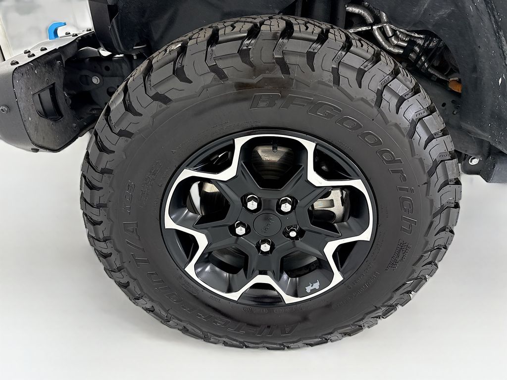 Thumbnail: 2021 Jeep Wrangler - 29