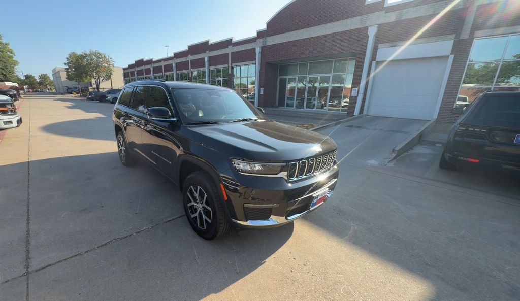 Diamond Black 2025 Jeep Grand Cherokee L SUV / Crossover Four-Wheel Drive 8-Speed Automatic