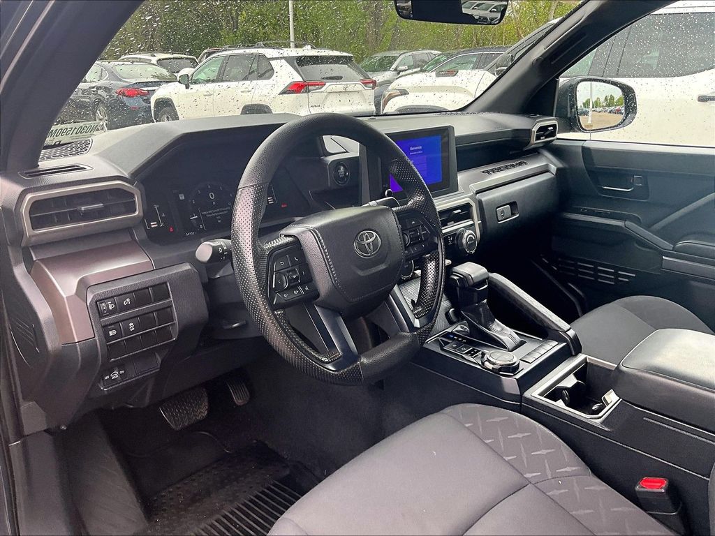 2024 Toyota Tacoma — photo 8