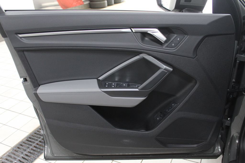 Thumbnail: 2024 Audi Q3 - 15
