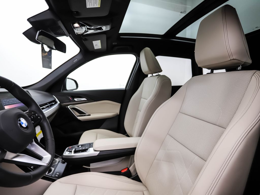 2025 BMW X1 xDrive28i 11