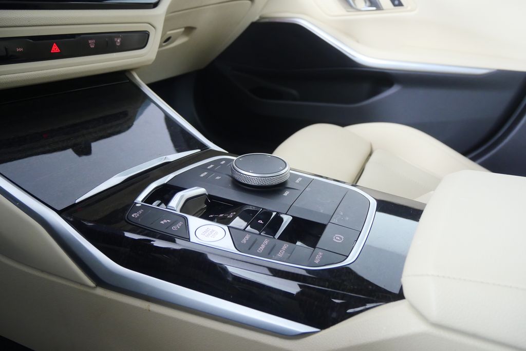 Thumbnail: 2024 BMW 3 Series - 23