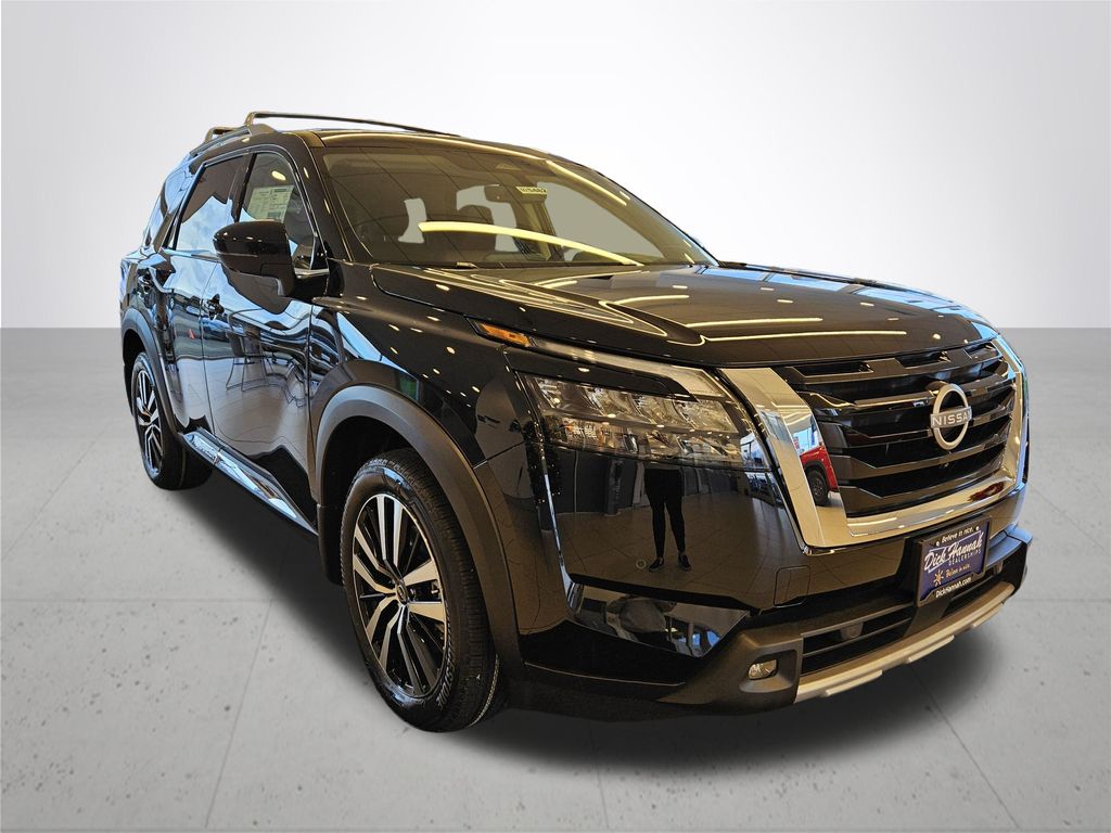 2025 Nissan Pathfinder Platinum