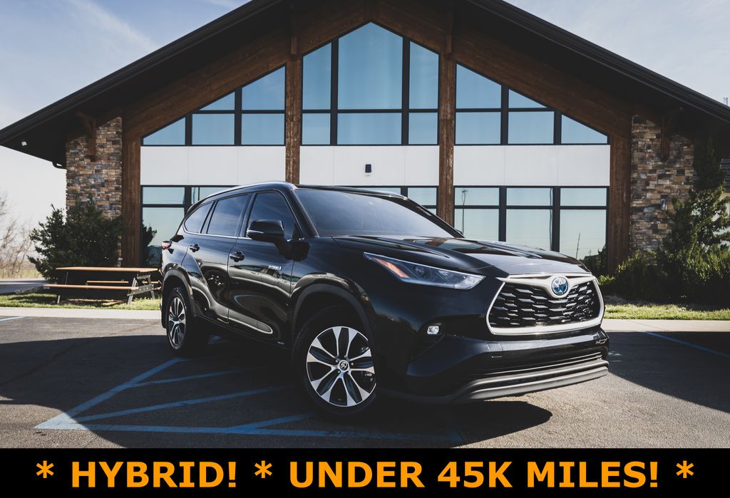 2021 Toyota Highlander Hybrid XLE AWD